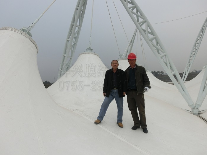 膜結(jié)構(gòu)清洗-深圳市燁興膜結(jié)構(gòu)工程有限公司 膜結(jié)構(gòu)清洗.jpg