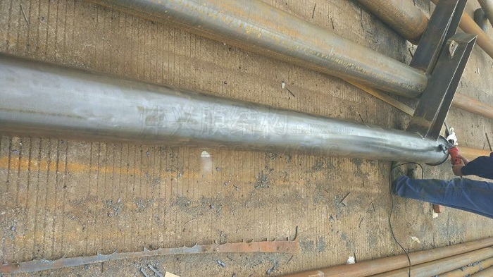 燁興韶關(guān)南雄膜結(jié)構(gòu)車(chē)棚施工中