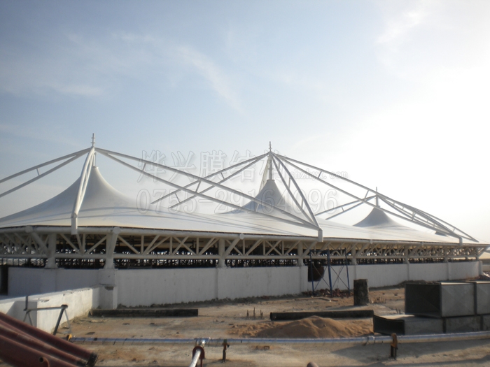 為什么PTFE膜結(jié)構(gòu)屋面非常受歡迎？